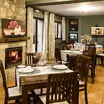 Ribera Del Corneja Hotel