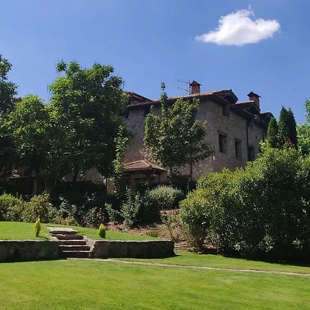 Ribera Del Corneja Szálloda