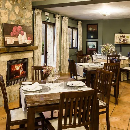 Ribera Del Corneja Hotell