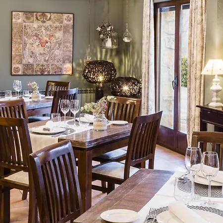 Hotell Ribera Del Corneja